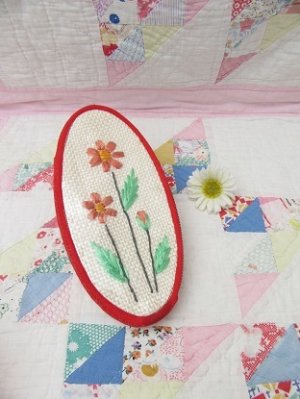 画像1: Flower Embroidery Zip Pouch