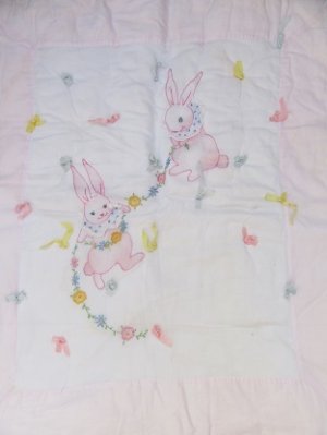 画像1: Twin Bunny Embroidery Quilt