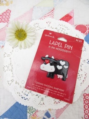 画像1: Valentine Cow Pin's