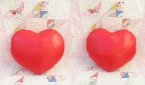 画像2: PVC Heart Cushion Red