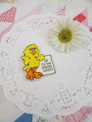 画像1: Lapel Pin Easter Chicky！