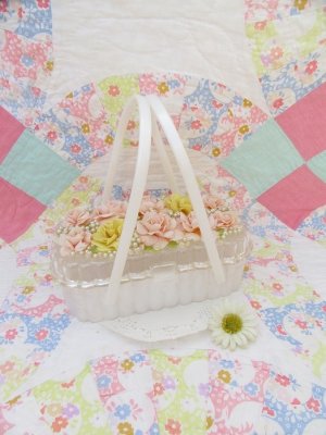 画像1: Pastel Flora Lucite Box Purse