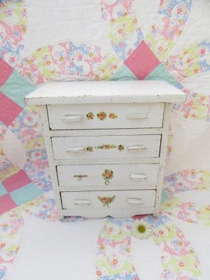 画像1: Wooden Doll Chest White