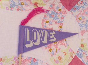 画像2: Pennant Flag LOVE