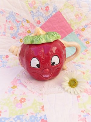 画像1: Funny Strawberry Teapot