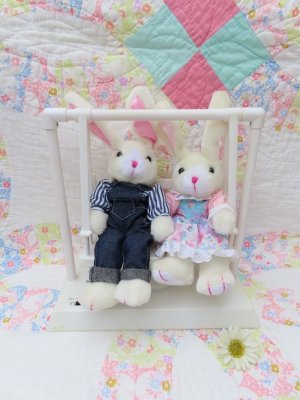 画像1: Easter Bunnies on Swing