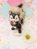 Message Skunk Figurine