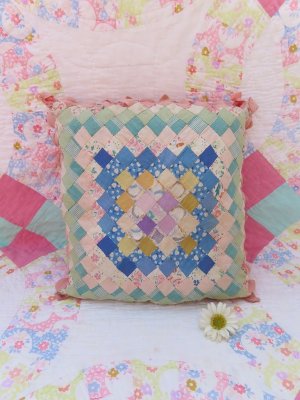 画像1: Quilt Mini Pillow Cushion