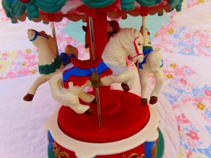画像7: Plastic Carousel Music Box