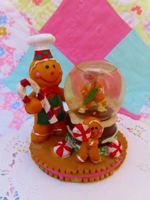 画像2: Gingerbread Mini Snowdome 