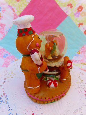 画像3: Gingerbread Mini Snowdome 
