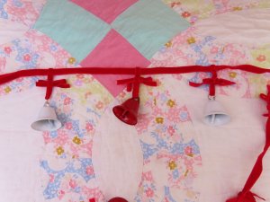 画像2: New Velvet Bow&Bell Garland