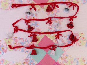 画像3: New Velvet Bow&Bell Garland
