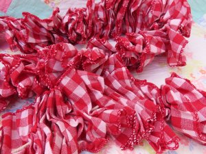 画像3: New Gingham Check Gather Garland Red