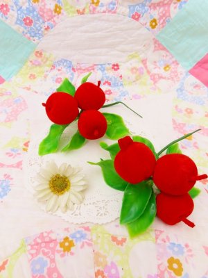 画像1: Flocked Apple Pick