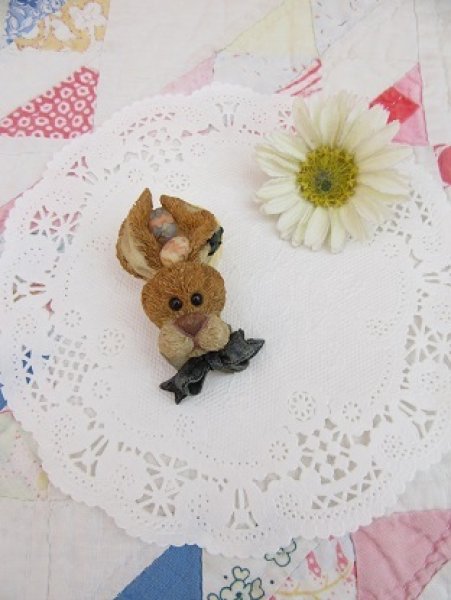 画像1: Romantic  Brown Bunny Pin (1)