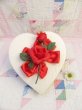 画像1: White Heart Rose Candy Box (1)