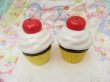 画像2: Cherry Top Cupcake S&P (2)