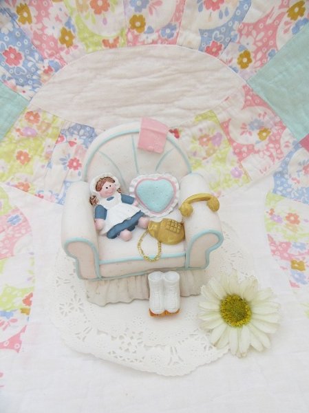 画像1: Girl's Favorite Sofa Music Box (1)