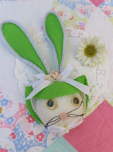 画像1: Easter Bunny Girl Magnet Green (1)
