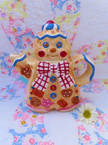 画像1: Gingerbread Tea Pot (1)