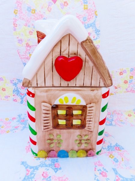 画像4: Heart Candy House Cookie Jar 2 (4)