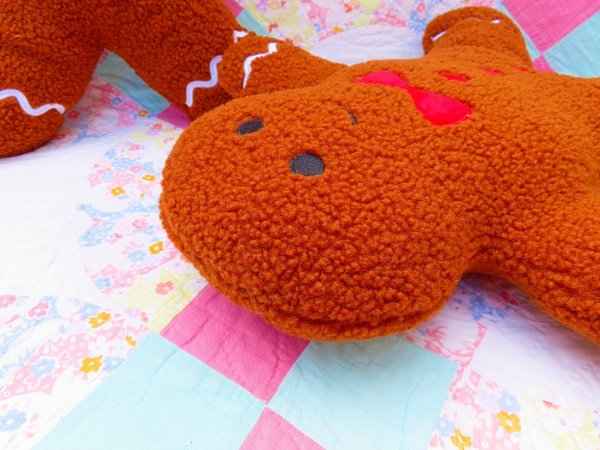 画像8: Pile Fleece Gingerbread Pillow Doll (8)