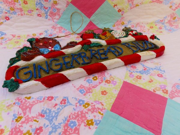 画像6: Gingerbread Blvd Hanging (6)