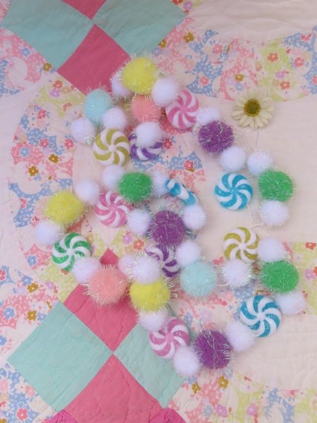 画像1: New Pastel Candy & Pompom Garland (1)