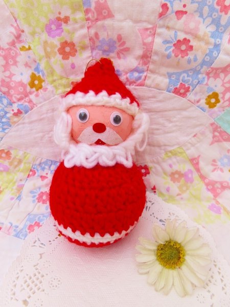 画像1: Yarn Ball Santa Ornament (1)